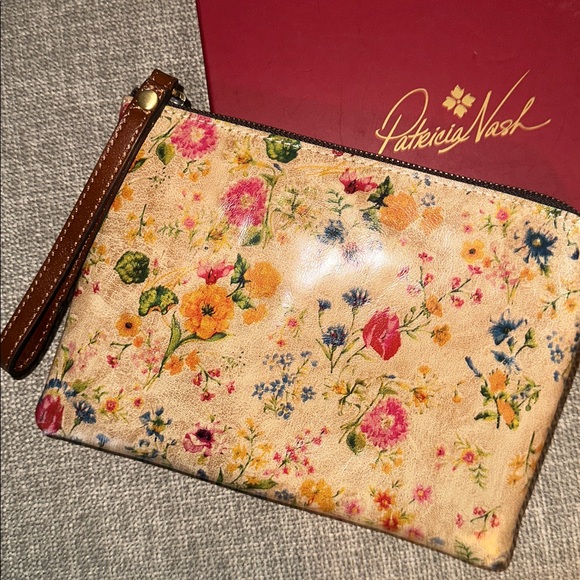 Patricia Nash Cassini Italian Leather Wristlet NIB